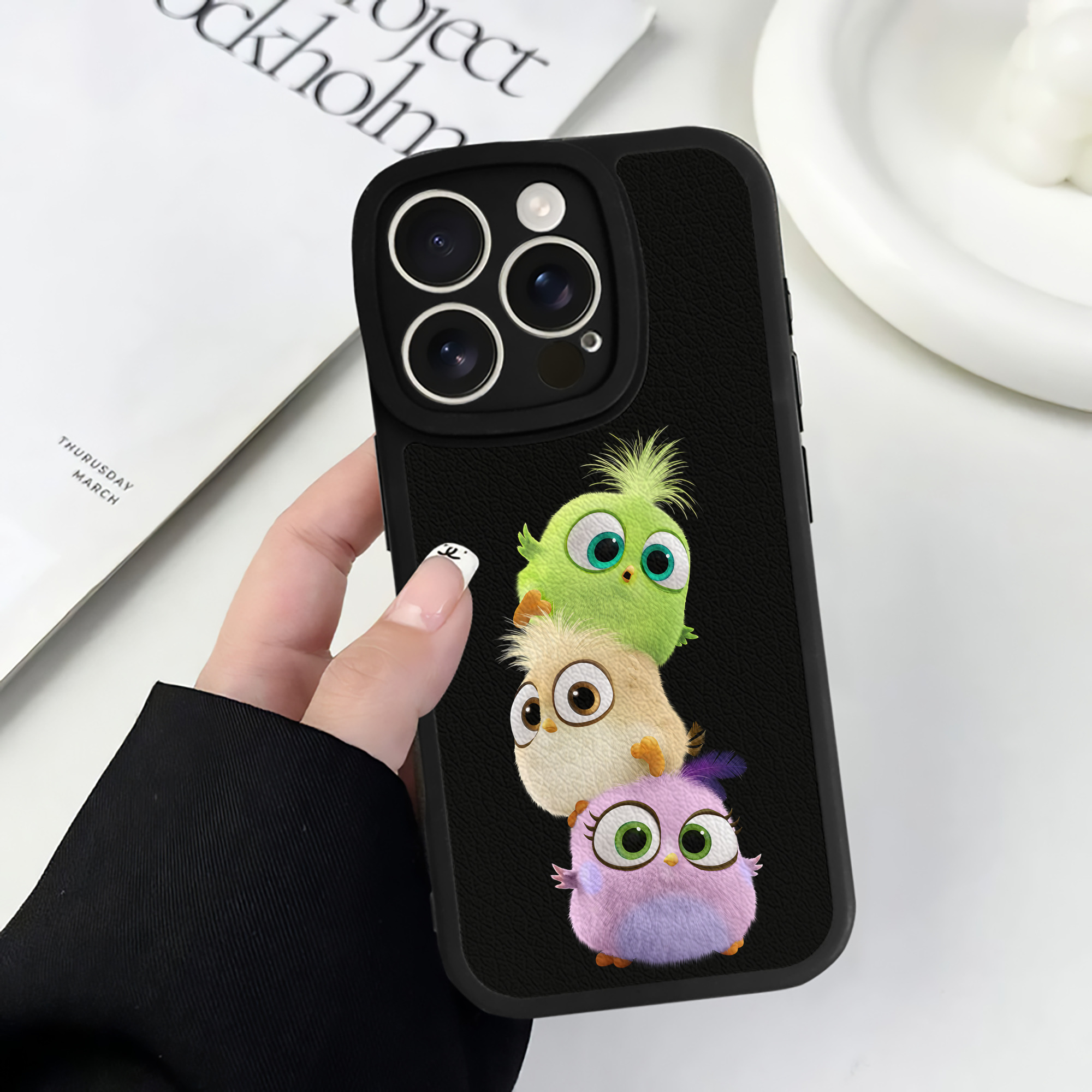 （画像用） Angry Birds アングリーバード 【iPhone 16シリーズ対応】シリコンスマホケース（レザー調） 材質：シリコン